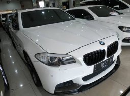 Jual Cepat Mobil BMW 5 Series 520i 2012 di Jawa Tengah 6