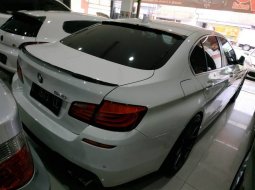 Jual Cepat Mobil BMW 5 Series 520i 2012 di Jawa Tengah 2