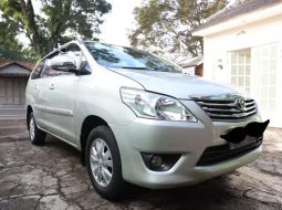 Jual cepat Toyota Kijang Innova 2.0 G 2012 di Jawa Barat 11