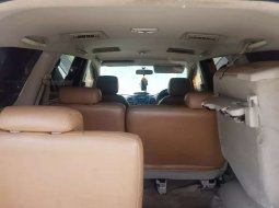 Jual cepat Toyota Kijang Innova 2.0 G 2010 di Lampung 7