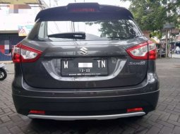 Jual Suzuki SX4 S-Cross 2017 harga murah di Jawa Timur 5