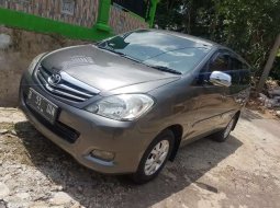 Jual cepat Toyota Kijang Innova 2.0 G 2010 di Lampung 3