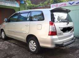 Jual cepat Toyota Kijang Innova 2.0 G 2012 di Jawa Barat 4