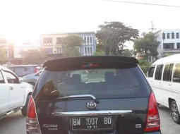 Riau, Toyota Kijang Innova V 2005 kondisi terawat 9