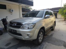 DIY Yogyakarta, Dijual mobil Toyota Fortuner G 2.5 Manual Diesel 2008 6