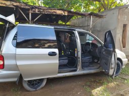 Dijual Mobil Kia Carnival GS 2001 di Sumatra Selatan 6