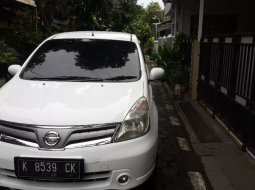 Mobil Nissan Grand Livina 2012 XV dijual, Jawa Tengah 5