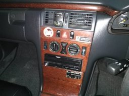 DIY Yogyakarta, Dijual mobil Mercedes-Benz 230E 2.3 Manual 1998 bekas  3