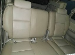 DIY Yogyakarta, Dijual cepat Toyota Kijang Innova 2.0 G 2011 bekas  3