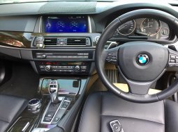 Jawa Timur, Dijual mobil BMW 5 Series 528i 2015 bekas  3