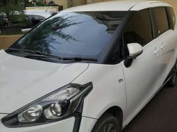 Jawa Barat, jual mobil Toyota Sienta V 2017 dengan harga terjangkau 8