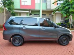 Mobil Toyota Avanza 2012 E terbaik di Banten 8