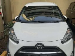 Jawa Barat, jual mobil Toyota Sienta V 2017 dengan harga terjangkau 3