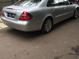 Dijual mobil bekas Mercedes-Benz E-Class E 200 K, Banten  3