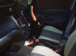 Jual Daihatsu Xenia X 2017 harga murah di Jawa Timur 2