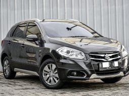 Jual mobil bekas Suzuki SX4 S-Cross 2016 di Depok 1