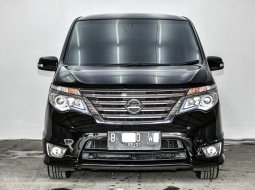 Jual Mobil Bekas Nissan Serena Highway Star 2015 di Depok 2