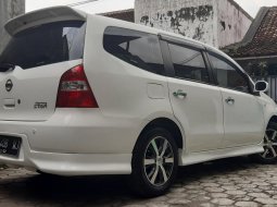 Jual Mobil Bekas Nissan Grand Livina Highway Star 2012 di DIY Yogyakarta 9