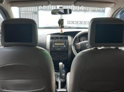 Jual Mobil Bekas Nissan Grand Livina Highway Star 2012 di DIY Yogyakarta 2