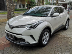 Dijual mobil Toyota C-HR 2018 bekas di DIY Yogyakarta 2