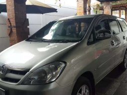 Jawa Tengah, jual mobil Toyota Kijang Innova 2.0 G 2005 dengan harga terjangkau 4