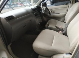 Bekasi, Dijual mobil Daihatsu Xenia Xi MT 2011 bekas  8