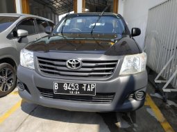 Jual Mobil Bekas Toyota Hilux 2.0 2014 Terawat di Bekasi 6