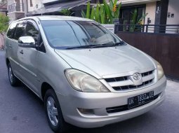 Mobil Toyota Kijang Innova 2005 2.0 G terbaik di Bali 8