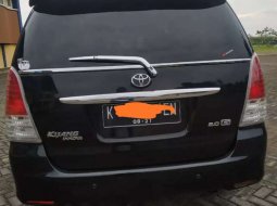 Mobil Toyota Kijang Innova 2011 2.0 G terbaik di Jawa Tengah 4