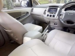 Dijual mobil bekas Toyota Kijang Innova 2.0 G, Jawa Timur  12