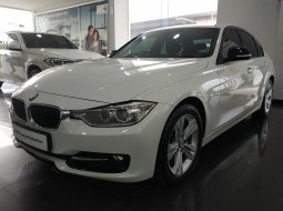 Dijual mobil BMW 3 Series 320i Sport 2014 Terbaik di DKI Jakarta 10