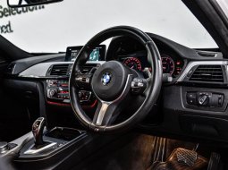 DKI Jakarta. Dijual mobil BMW 3 Series 330i 2018 Terbaik  1