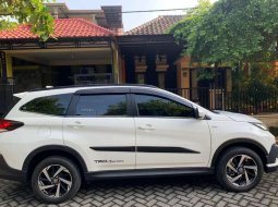 Jawa Timur, Toyota Rush TRD Sportivo 2019 kondisi terawat 4