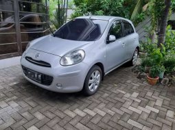 Mobil Nissan March 2013 1.2L dijual, Jawa Timur 7