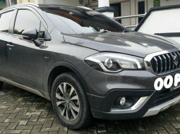 Jual Mobil Bekas Suzuki SX4 Cross Over 2018 di Tangerang 2