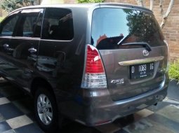 Jual Mobil Bekas Toyota Kijang Innova V 2.5 diesel 2009 Terawat di Jawa Barat 5