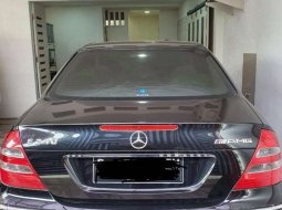 Mobil Mercedes-Benz E-Class 2004 E 240 terbaik di Jawa Barat 7