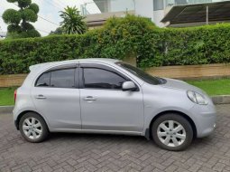 Mobil Nissan March 2013 1.2L dijual, Jawa Timur 5