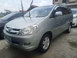 Mobil Toyota Kijang Innova 2004 2.0 G dijual, Riau 5