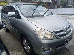 Mobil Toyota Kijang Innova 2004 2.0 G dijual, Riau 4