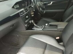 Mobil Mercedes-Benz C-Class 2012 C200 terbaik di DKI Jakarta 6