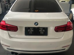 Dijual Cepat BMW 3 Series 320i 2017 Istimewa di DKI Jakarta 5