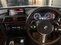 Dijual Cepat BMW 3 Series 320i 2017 Istimewa di DKI Jakarta 2