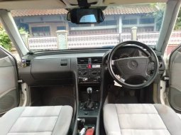 Dijual cepat Mercedes-Benz C-Class C 180 MT 1994 Bekas, DKI Jakarta 1