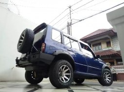 Dijual mobil Suzuki Sidekick 1.6 MT 2000 Bekas, DKI Jakarta 3
