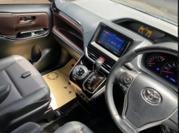 Jual Mobil Bekas Toyota Voxy 2019 di DKI Jakarta 5