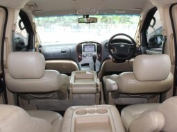 Jual Mobil Bekas Hyundai H-1 XG 2010 di DKI Jakarta 3