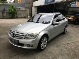 Dijual Mobil Mercedes-Benz C-Class C200 2011 di DKI Jakarta 5