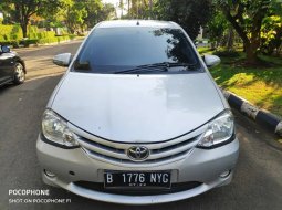 Dijual Mobil Bekas Toyota Etios Valco E 2013 di Bekasi 5