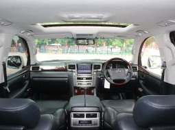 Dijual Mobil Lexus LX 570 2012 Kondisi Istimewa di DKI Jakarta 4